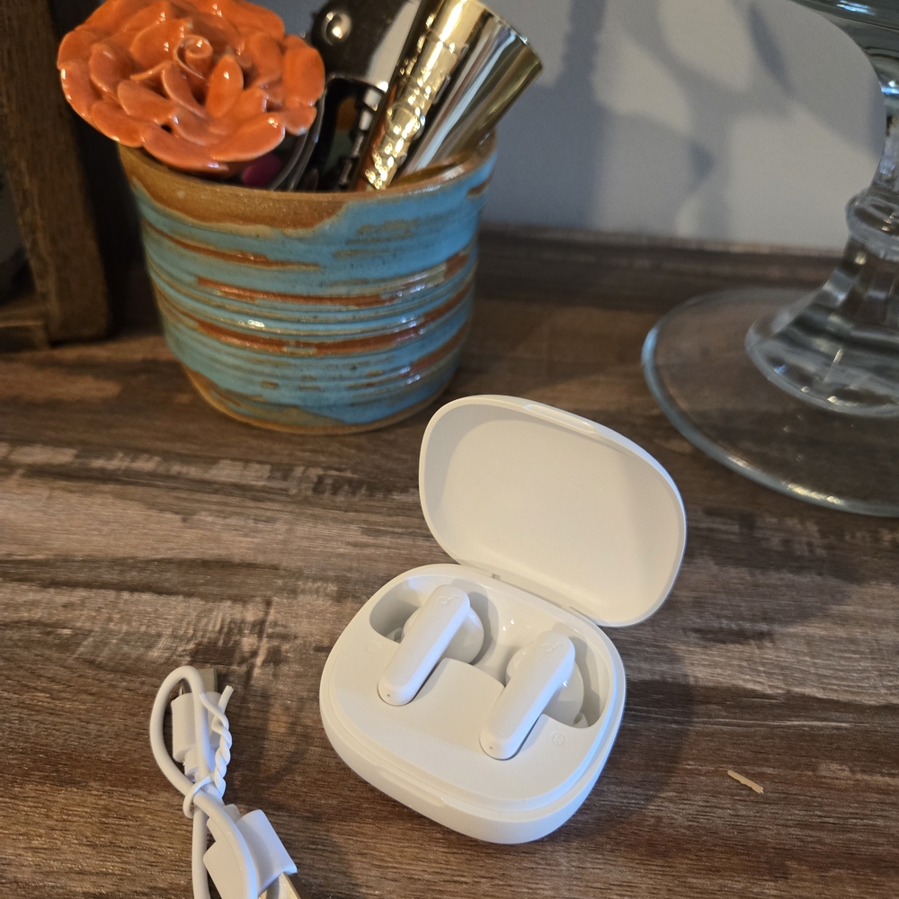 White Wireless Earbuds with Charging Case